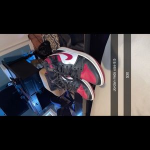 Jordan 1 mid size 9